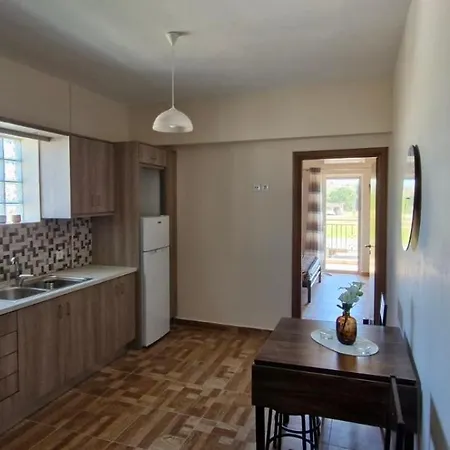Makris Apartment *